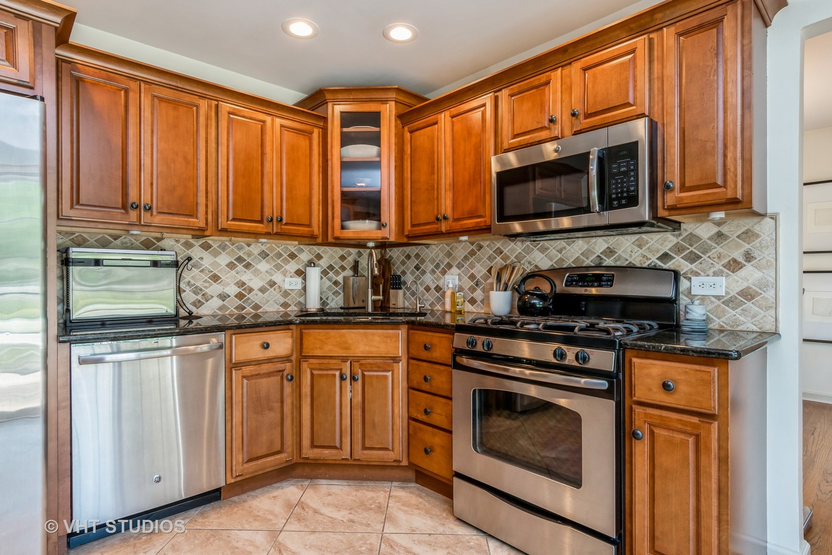11S502 WALTER Lane, Naperville, IL 60564