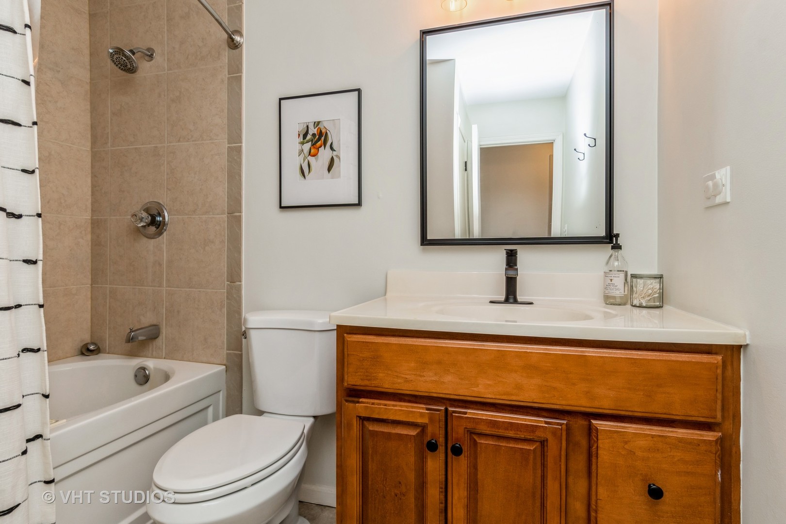 11S502 WALTER Lane, Naperville, IL 60564