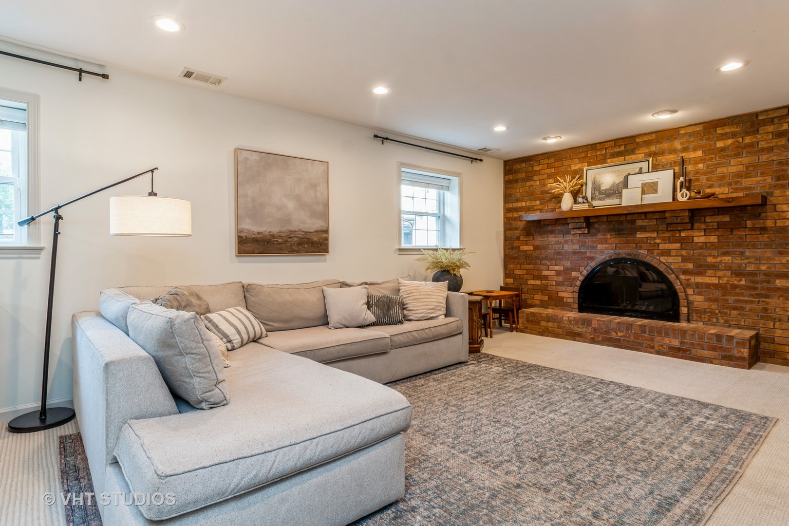 11S502 WALTER Lane, Naperville, IL 60564