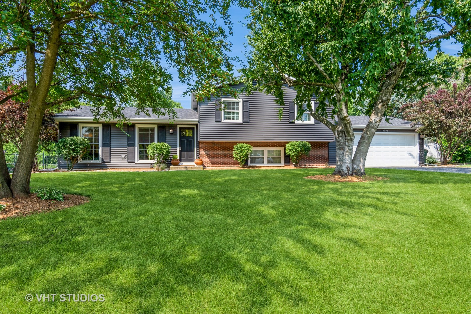 11S502 WALTER Lane, Naperville, IL 60564