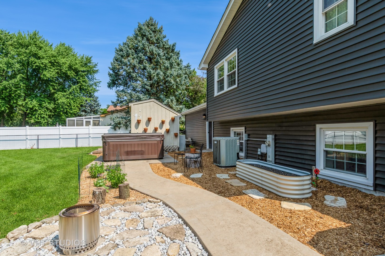 11S502 WALTER Lane, Naperville, IL 60564