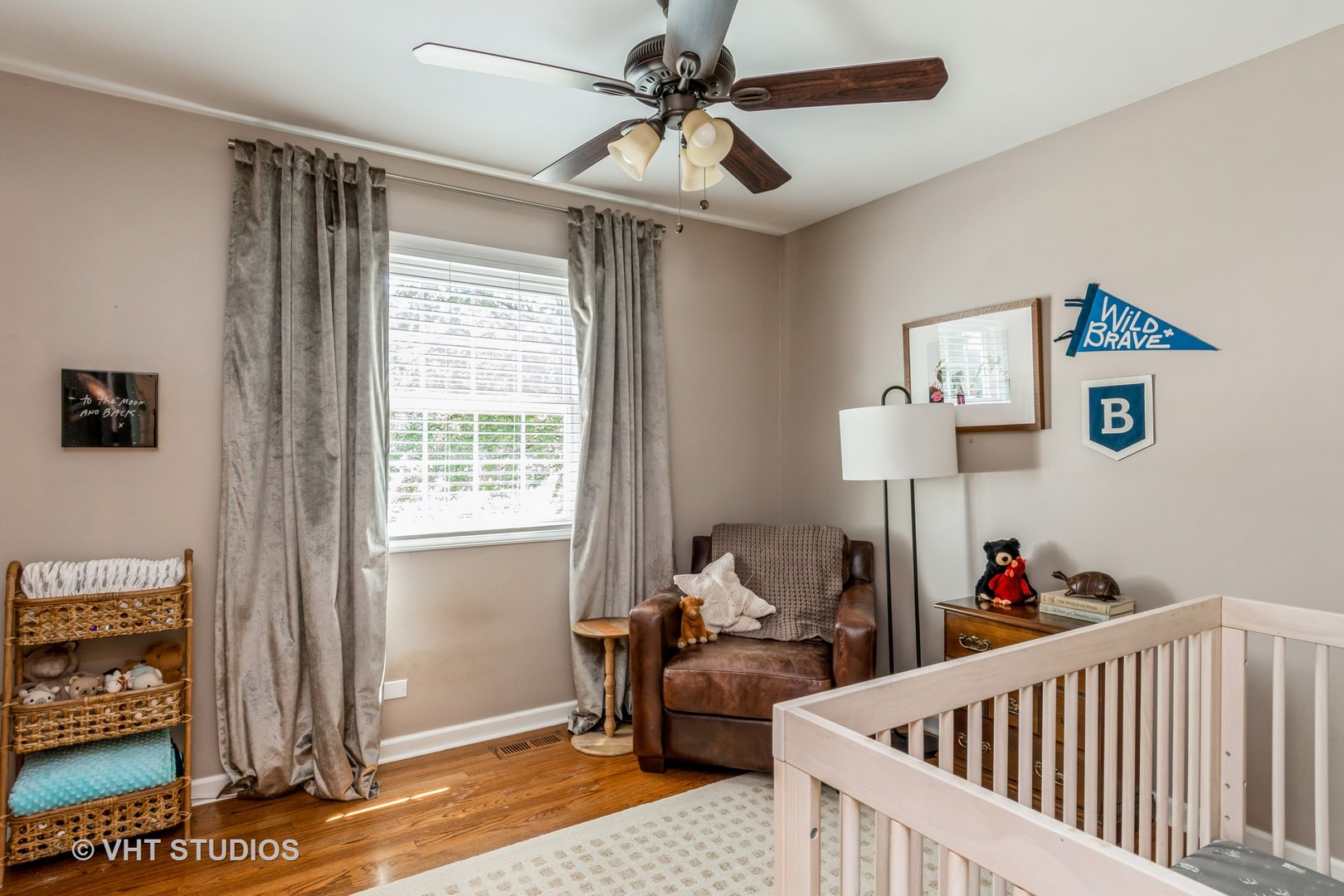 11S502 WALTER Lane, Naperville, IL 60564