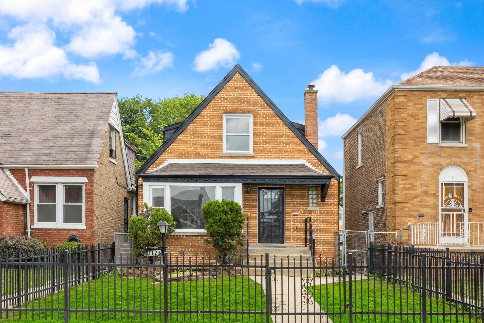 8623 S Prairie Avenue, Chicago, IL 60619