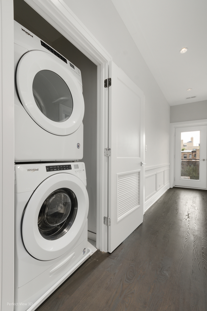 2409 W BERENICE Avenue #401, Chicago, IL 60618