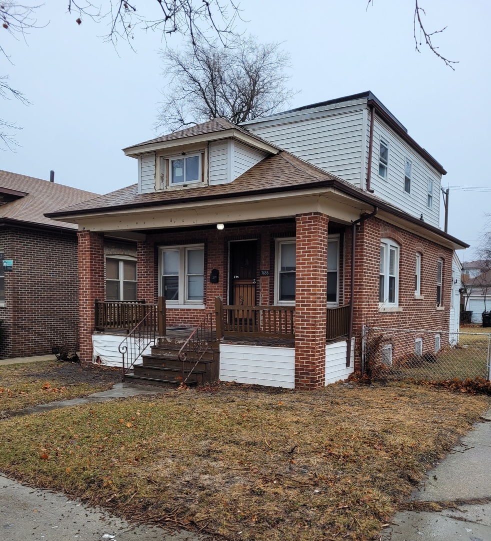 7655 S Clyde Avenue, Chicago, IL 60649