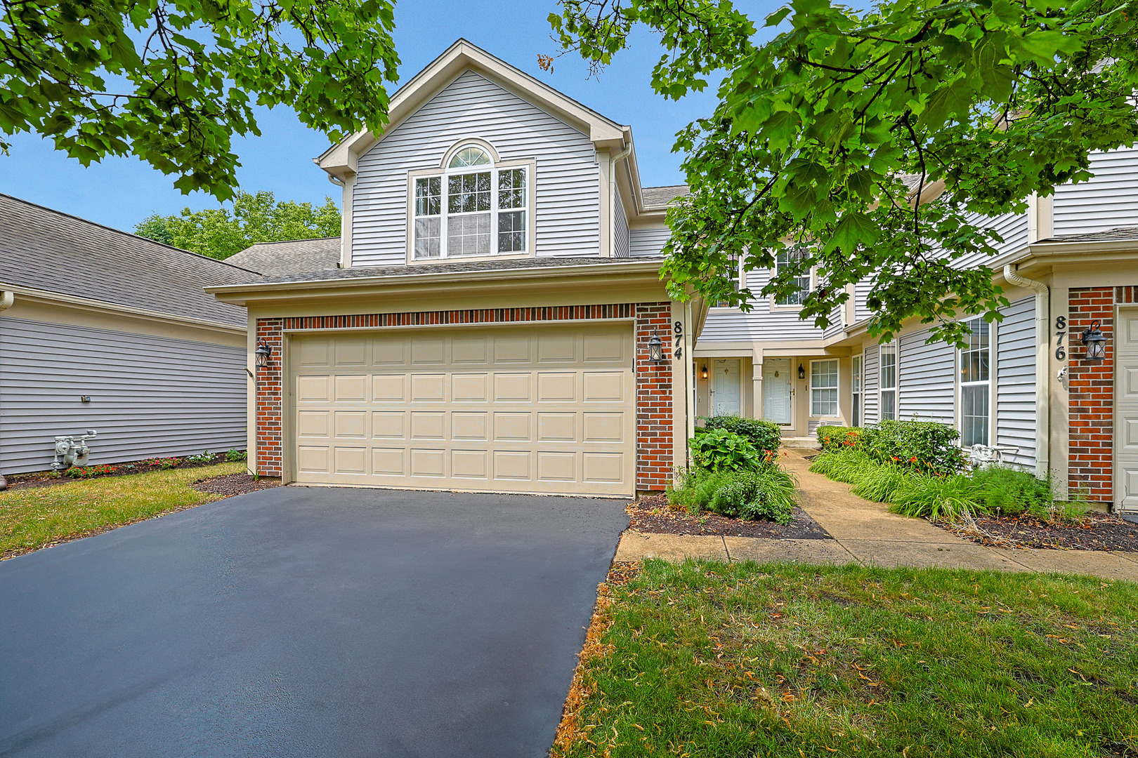 874 DANDRIDGE Court, Elgin, IL 60120