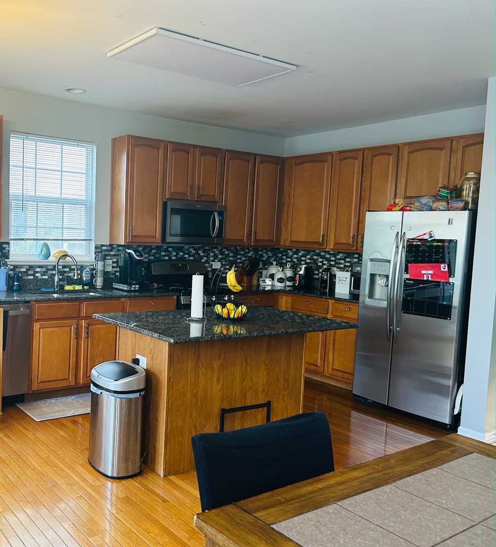 807 Brodhead Drive, Aurora, IL 60504