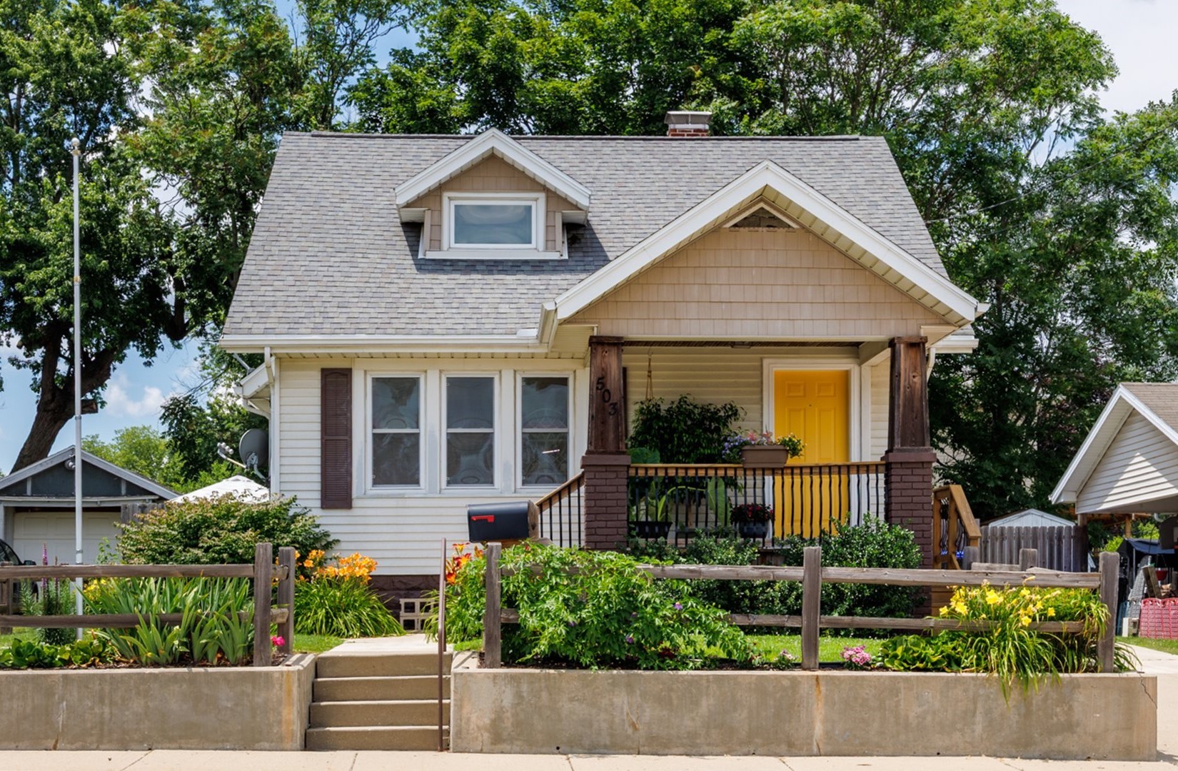 503 S Morris Avenue, Bloomington, IL 61701