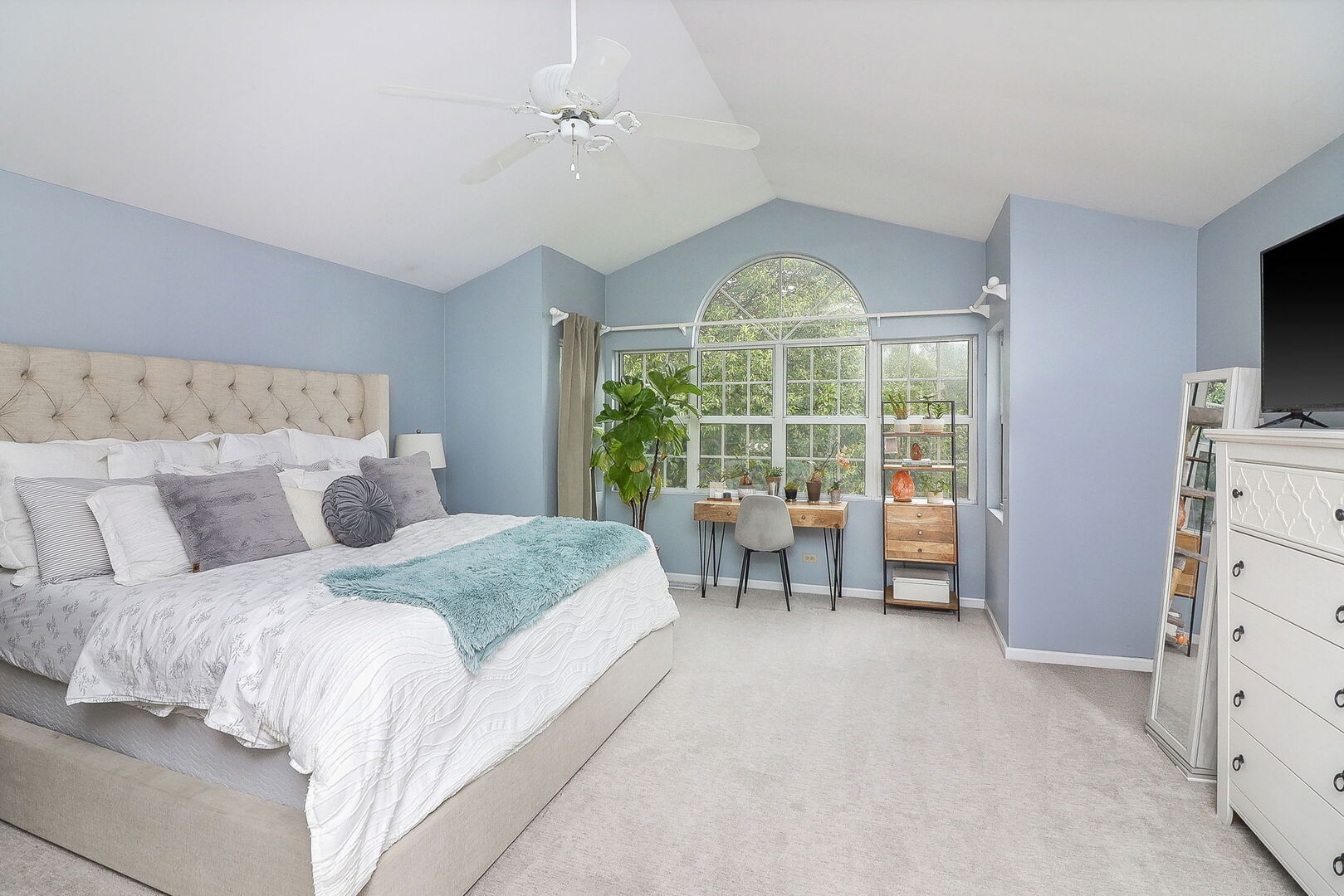 1716 Tamahawk Lane, Naperville, IL 60564