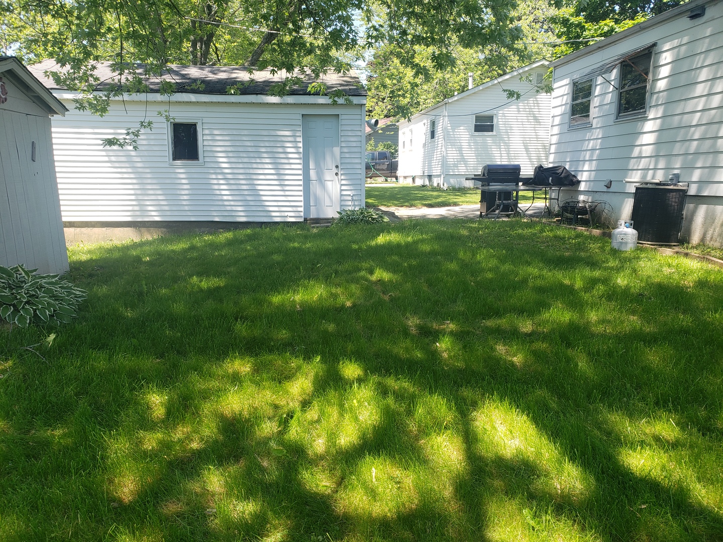2701 Iroquois Road, Waukegan, IL 60087