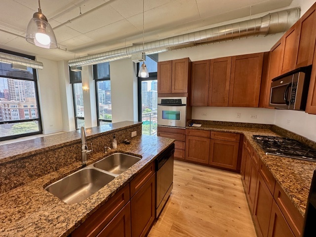 740 W Fulton Street #801, Chicago, IL 60661