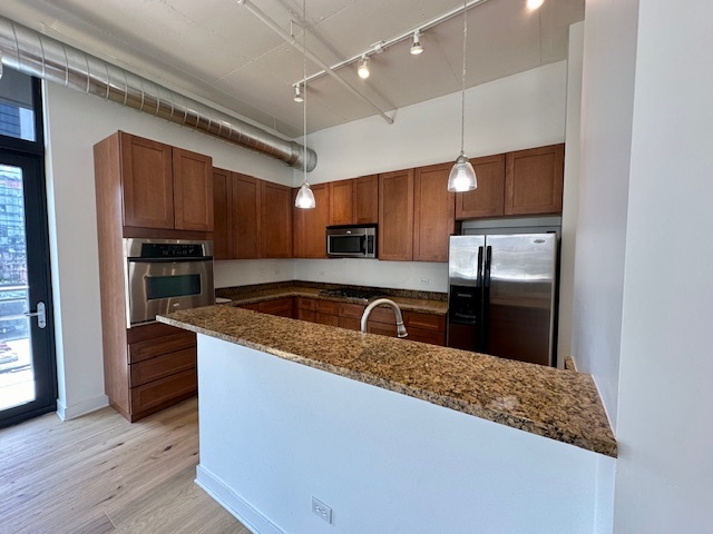 740 W Fulton Street #801, Chicago, IL 60661