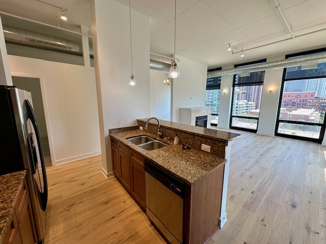 740 W Fulton Street #801, Chicago, IL 60661