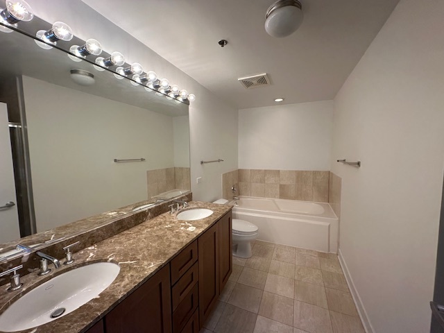 740 W Fulton Street #801, Chicago, IL 60661