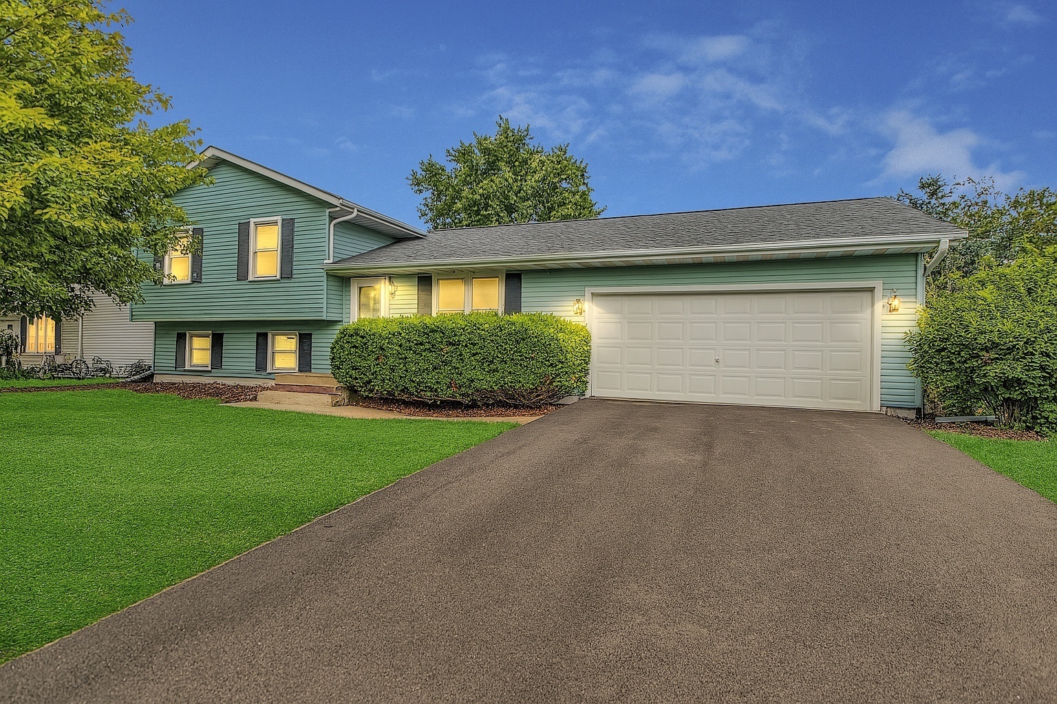 198 N Dogwood Street, Cortland, IL 60112