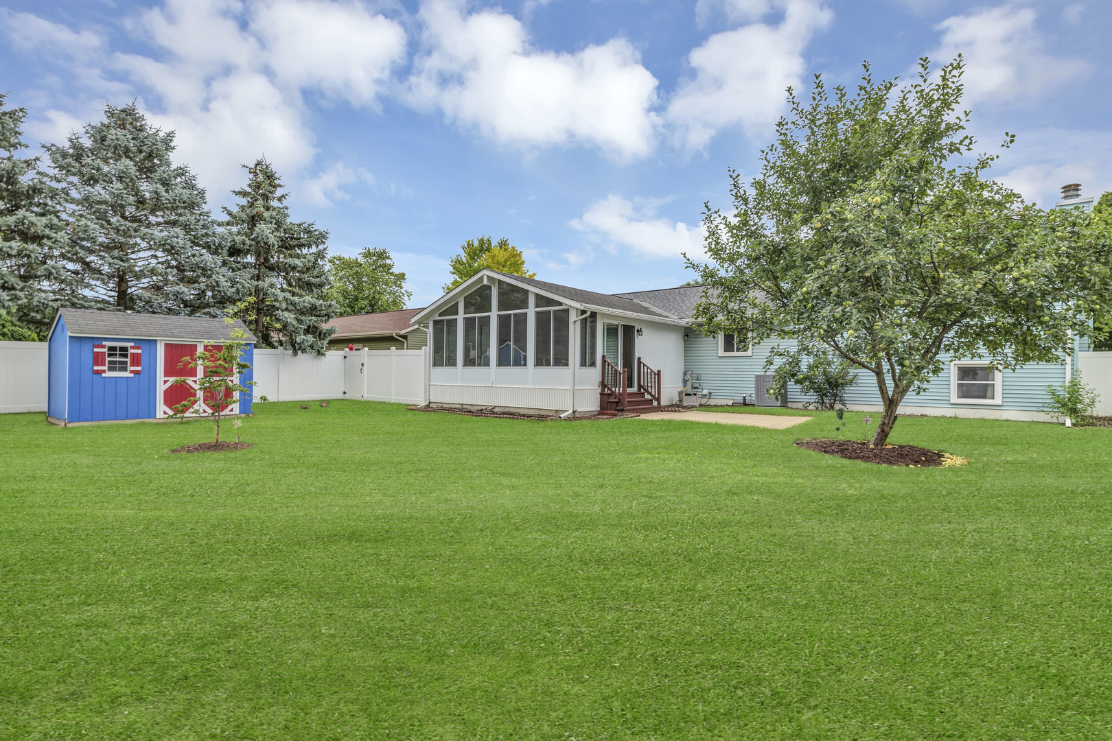 198 N Dogwood Street, Cortland, IL 60112