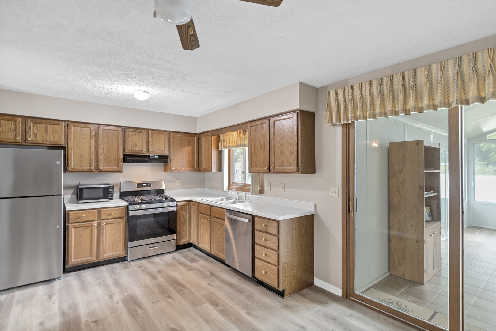 198 N Dogwood Street, Cortland, IL 60112