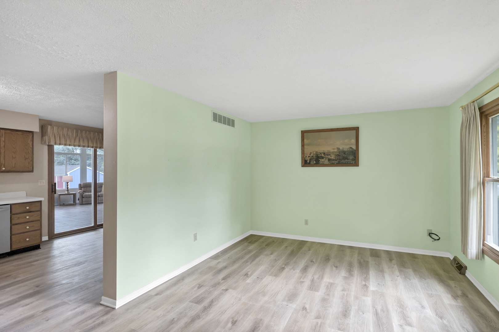 198 N Dogwood Street, Cortland, IL 60112