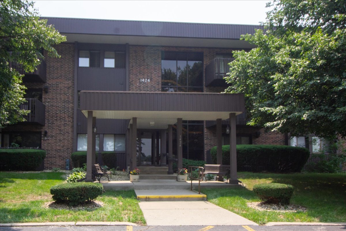 1424 Woodbridge Road #2C, Joliet, IL 60436