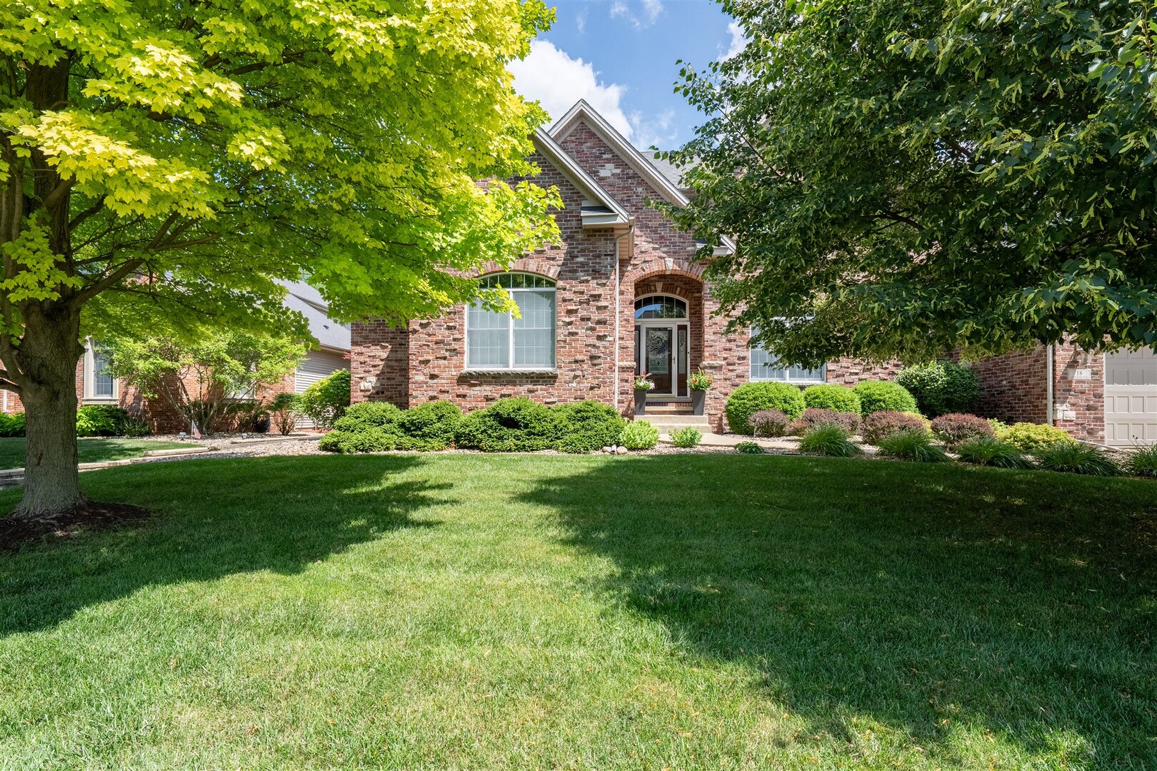 18 Stonebrook Court, Bloomington, IL 61704