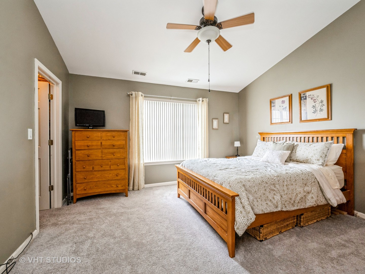 2437 Daybreak Court #2437, Elgin, IL 60123