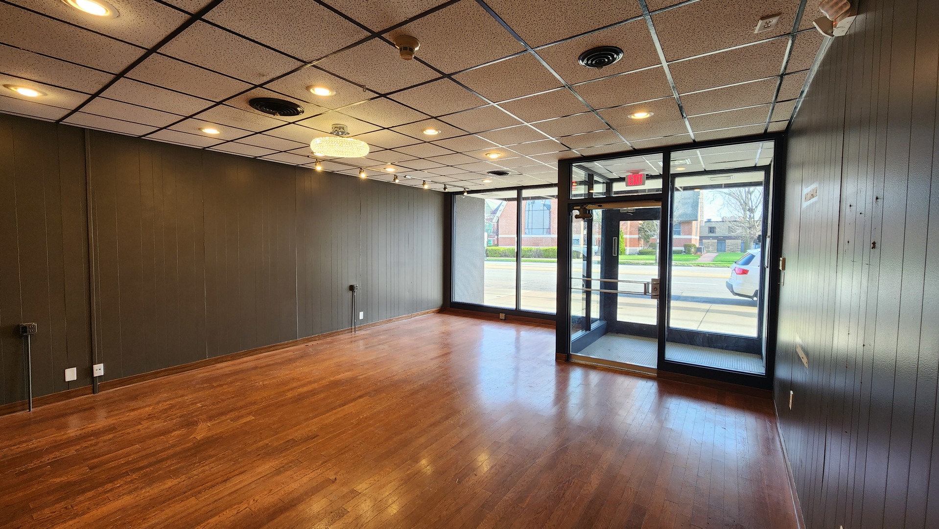 388 E Court Street #200, Kankakee, IL 60901