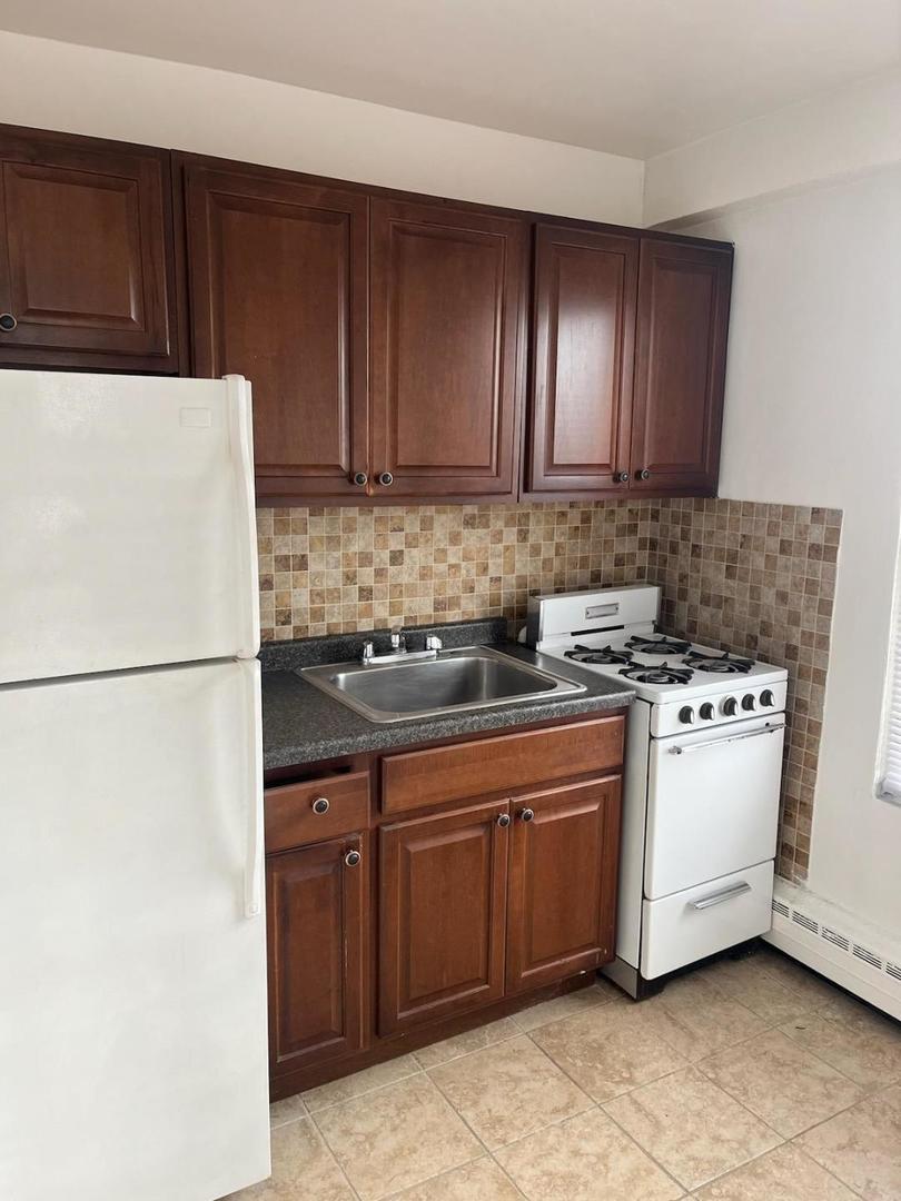 2600 W Berwyn Avenue #503, Chicago, IL 60625