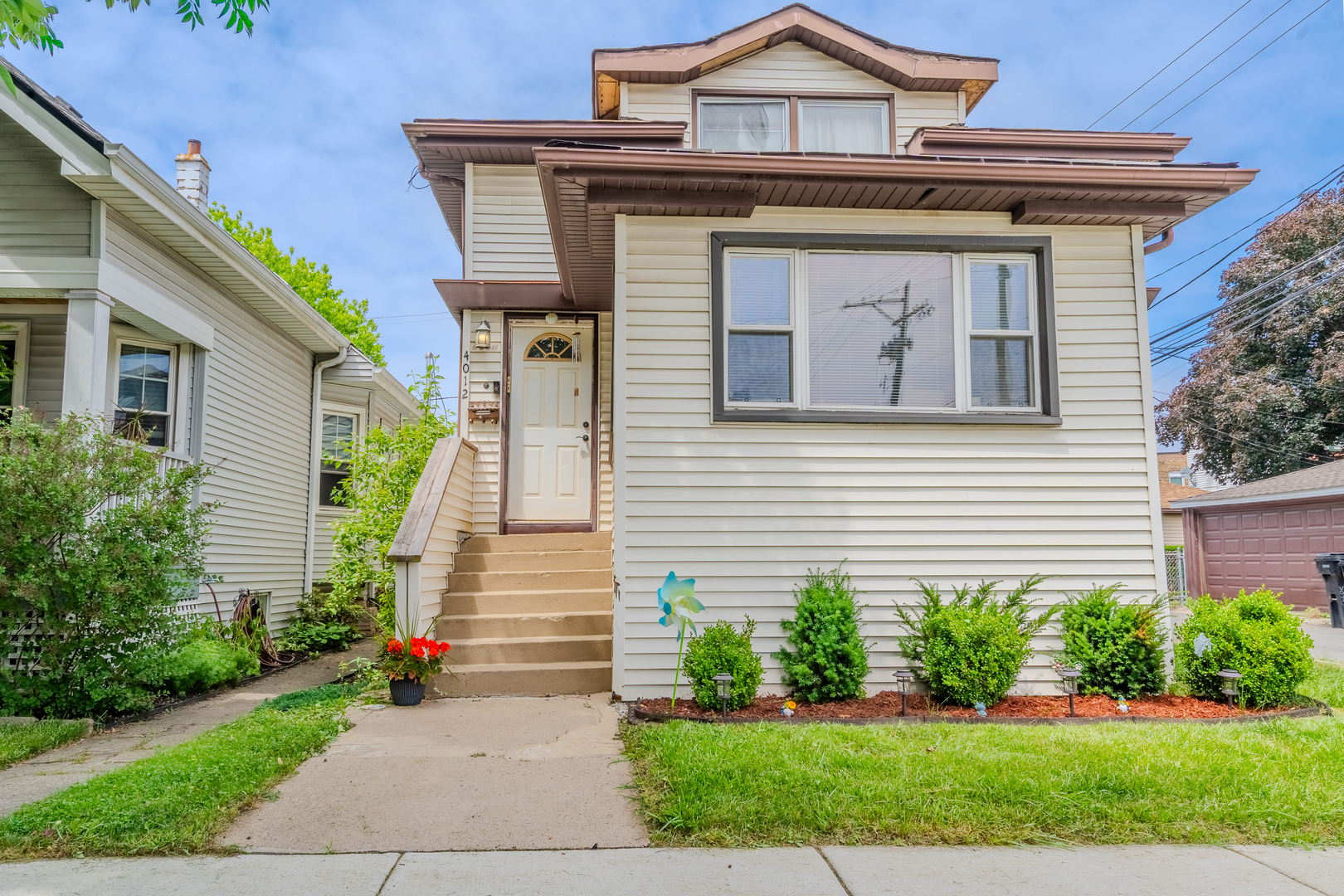 4012 W Eddy Street, Chicago, IL 60641