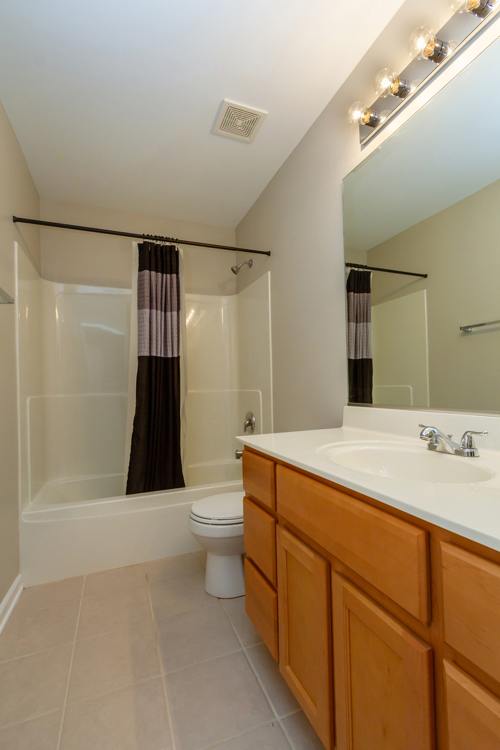 2746 Acorn Court #2746, West Dundee, IL 60118