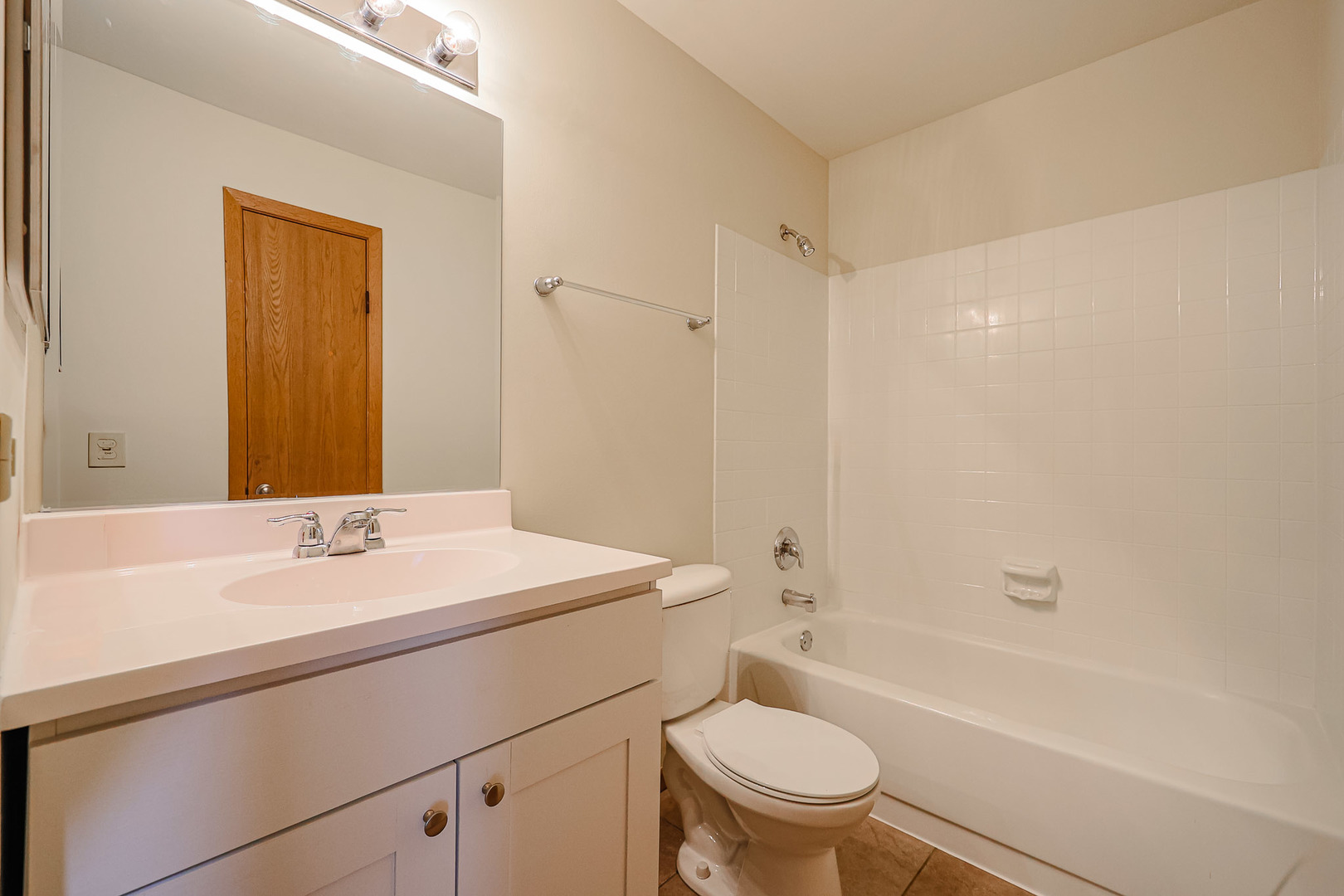 1340 Mc Dowell Road #104, Naperville, IL 60563