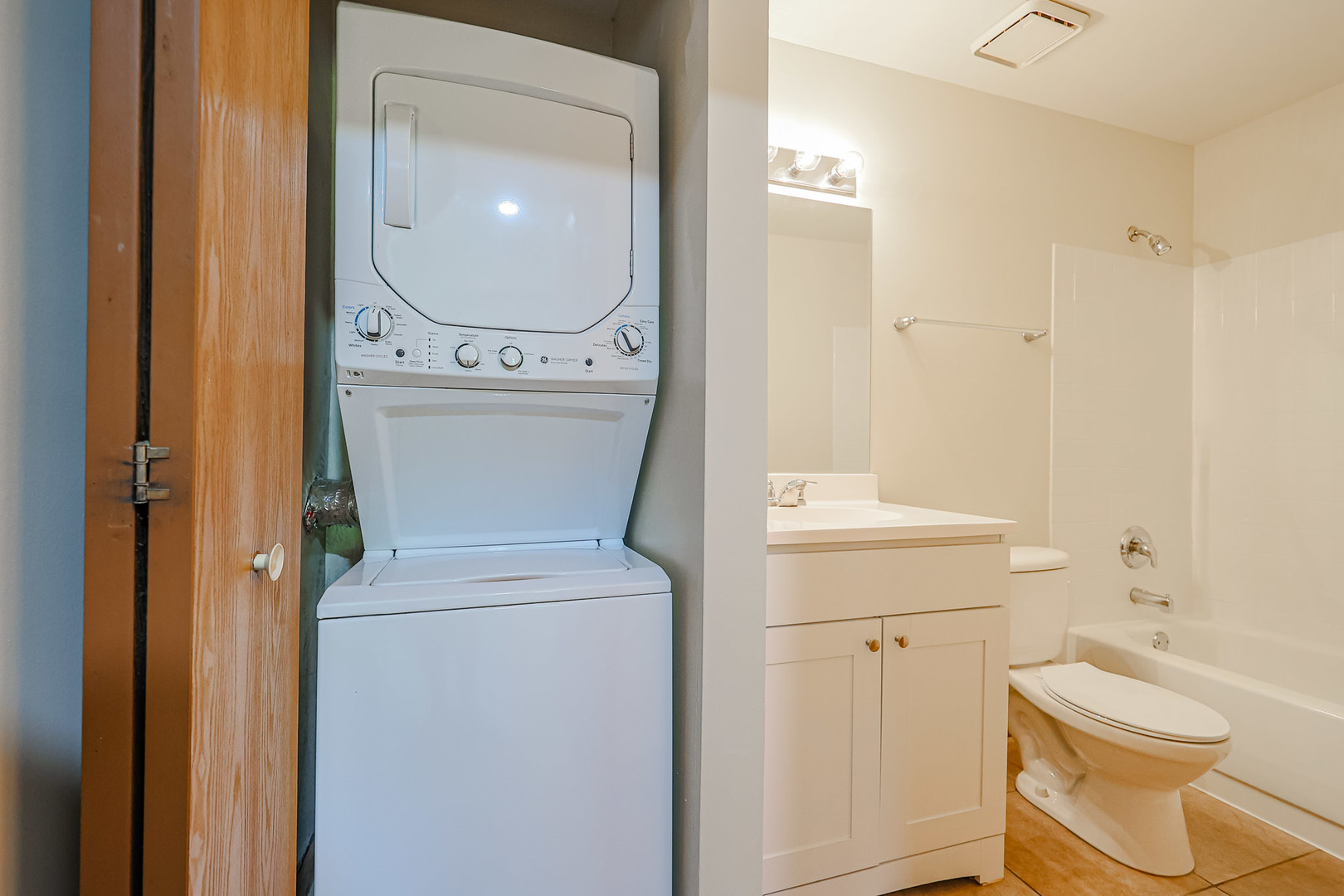 1340 Mc Dowell Road #104, Naperville, IL 60563