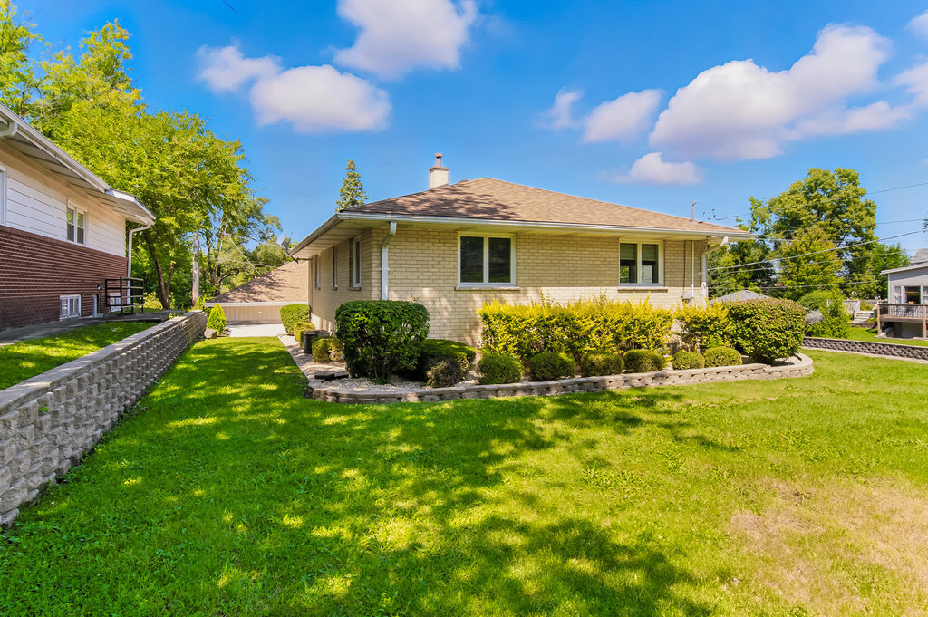 117 Daggett Avenue, Lockport, IL 60441