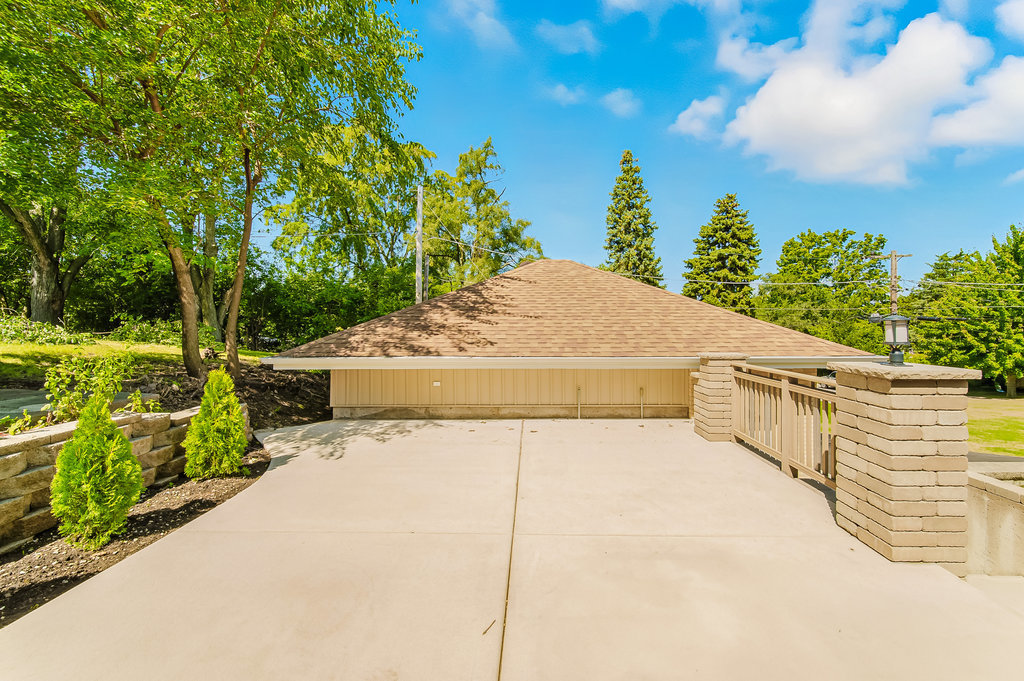 117 Daggett Avenue, Lockport, IL 60441