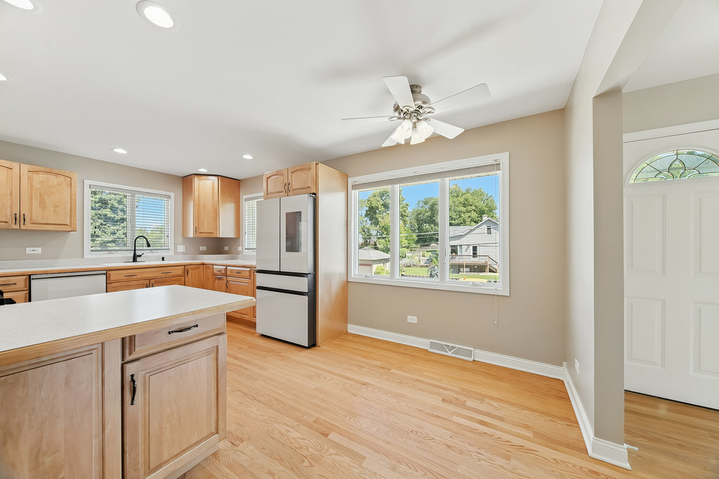 117 Daggett Avenue, Lockport, IL 60441