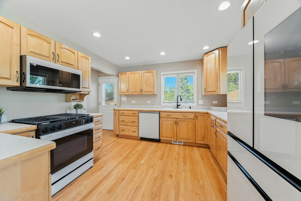 117 Daggett Avenue, Lockport, IL 60441