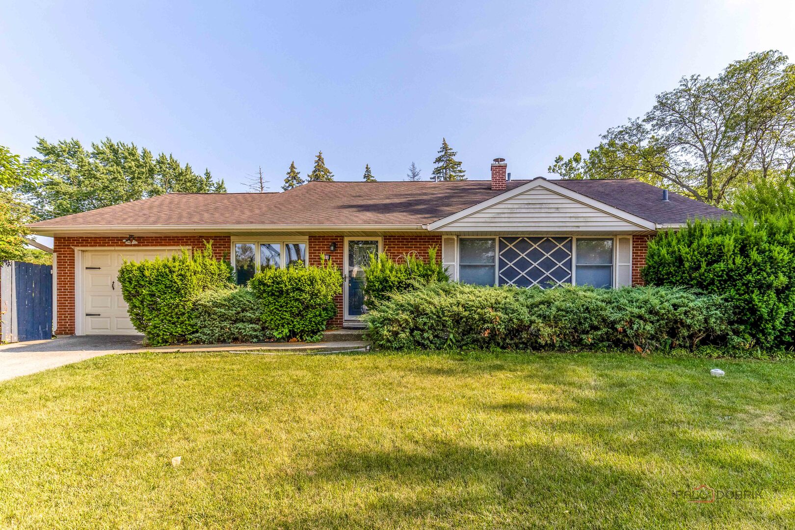 697 Hickory Drive, Buffalo Grove, IL 60089