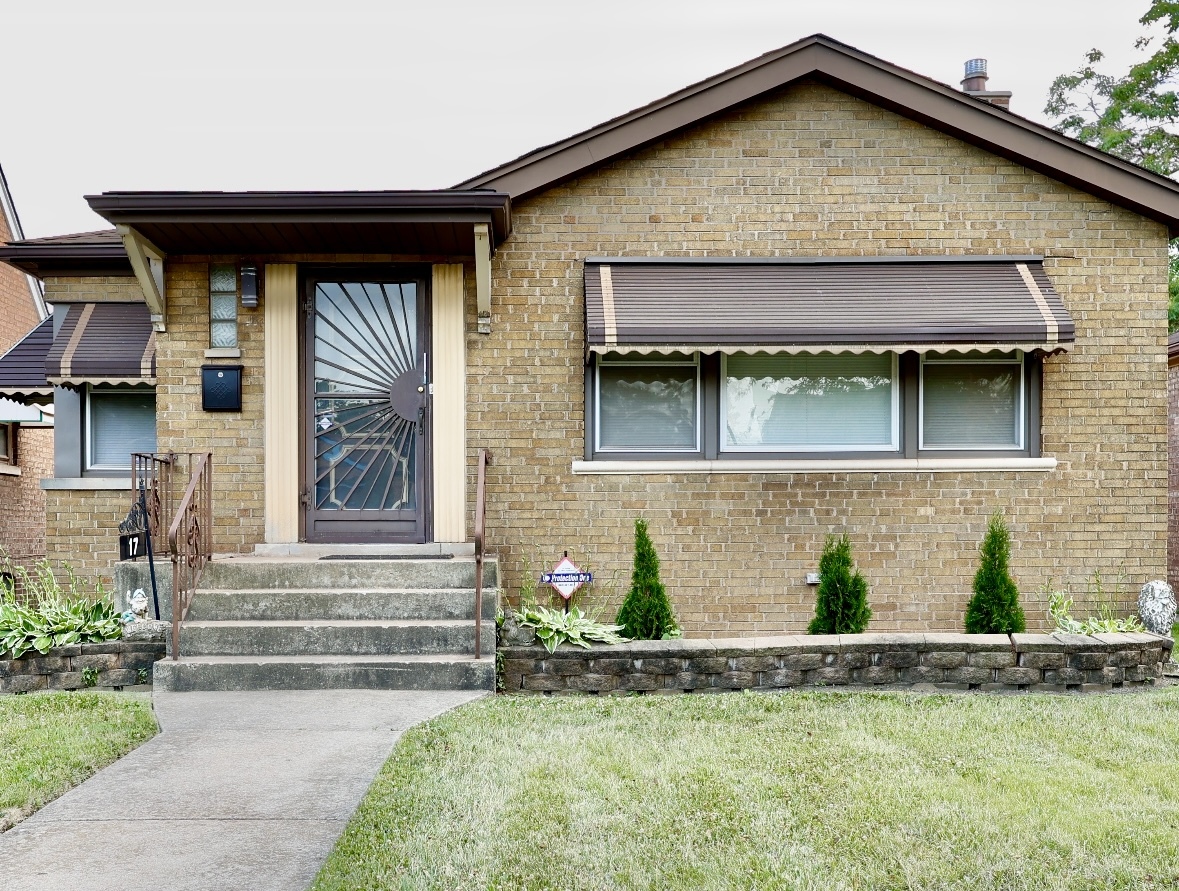 17 W Brayton Street, Chicago, IL 60628