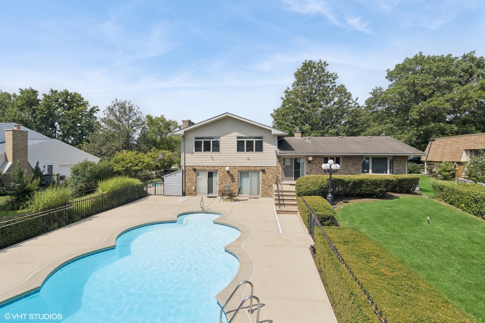 9S631 William Drive, Burr Ridge, IL 60527