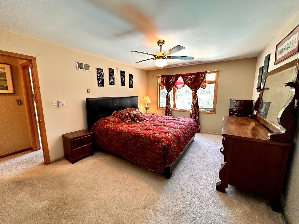 9S631 William Drive, Burr Ridge, IL 60527