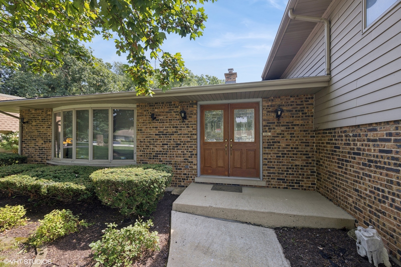9S631 William Drive, Burr Ridge, IL 60527