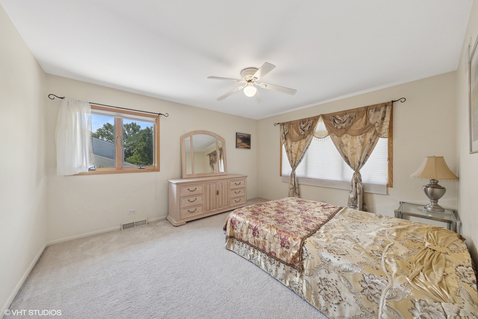 9S631 William Drive, Burr Ridge, IL 60527