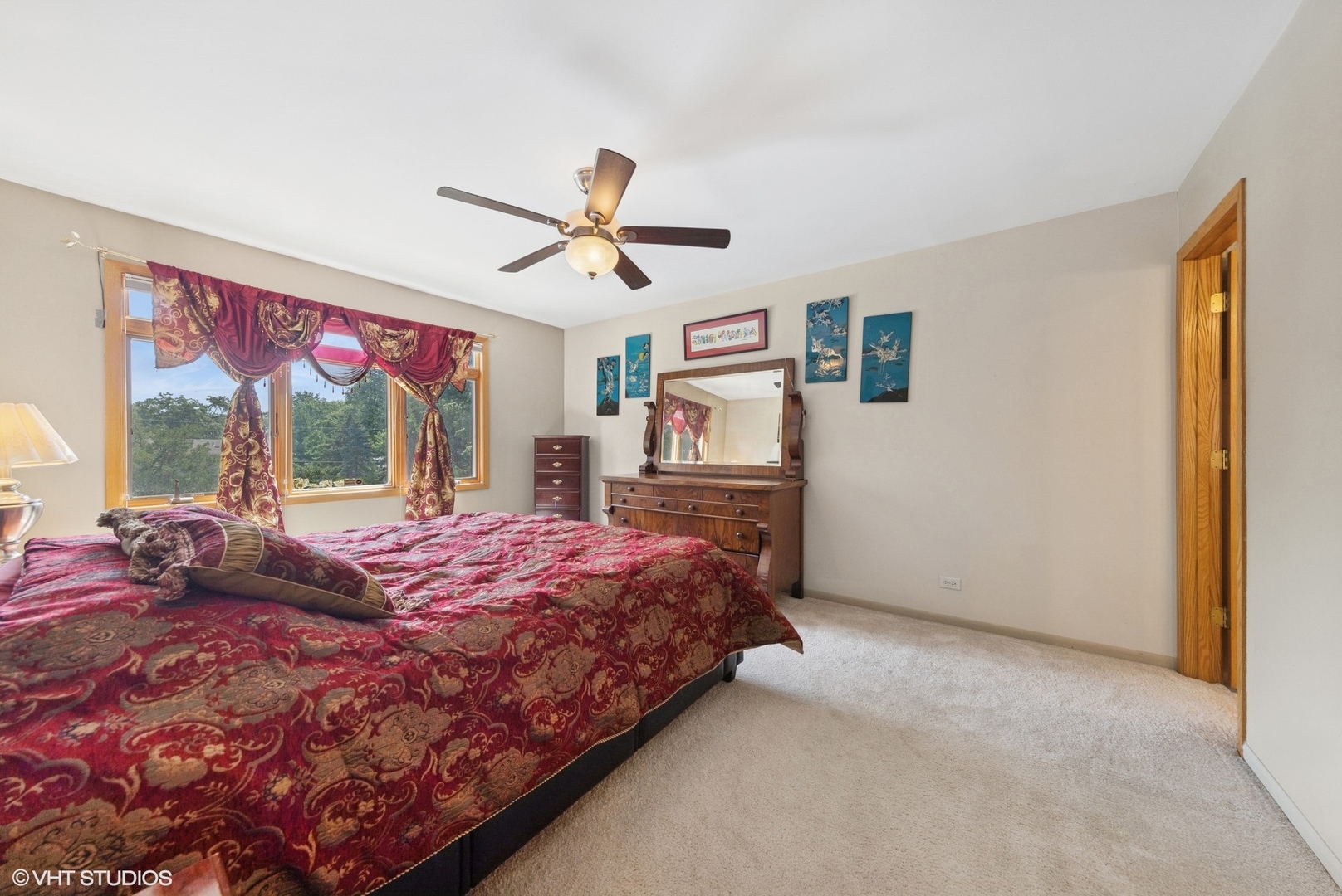 9S631 William Drive, Burr Ridge, IL 60527