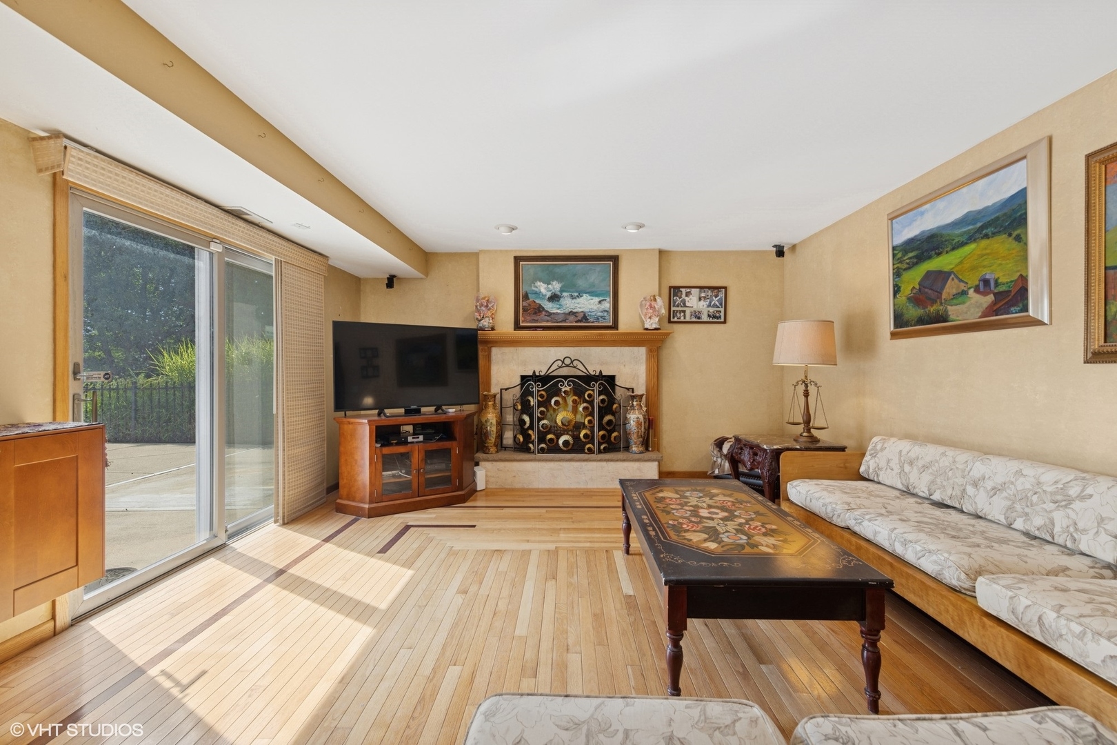 9S631 William Drive, Burr Ridge, IL 60527