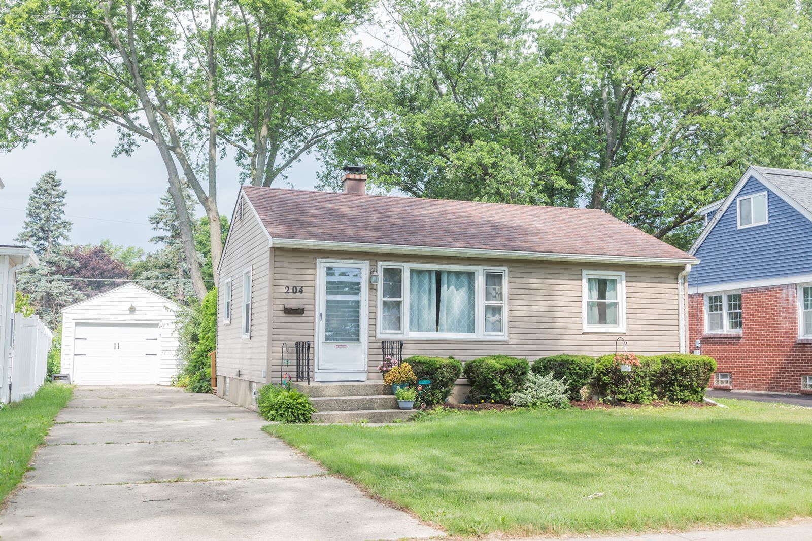 204 N ELROY Avenue, Bartlett, IL 60103