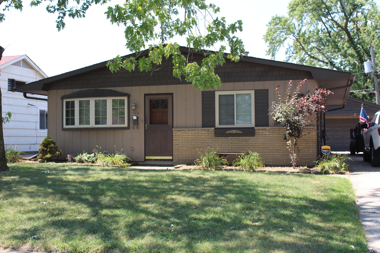 920 Sunnyside Avenue, Thornton, IL 60476