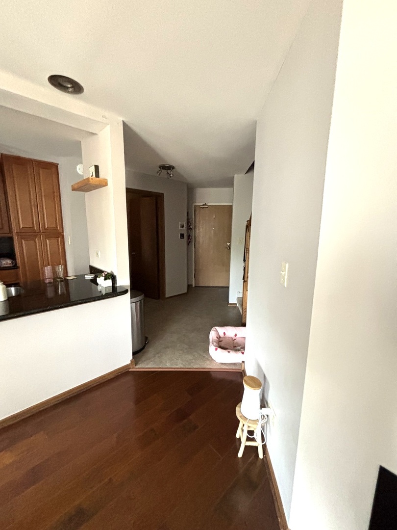 133 Idlewild Court #8, Schaumburg, IL 60195