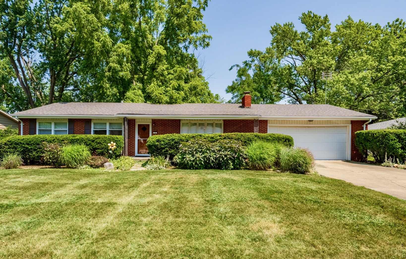 14 Grandview Drive, Normal, IL 61761