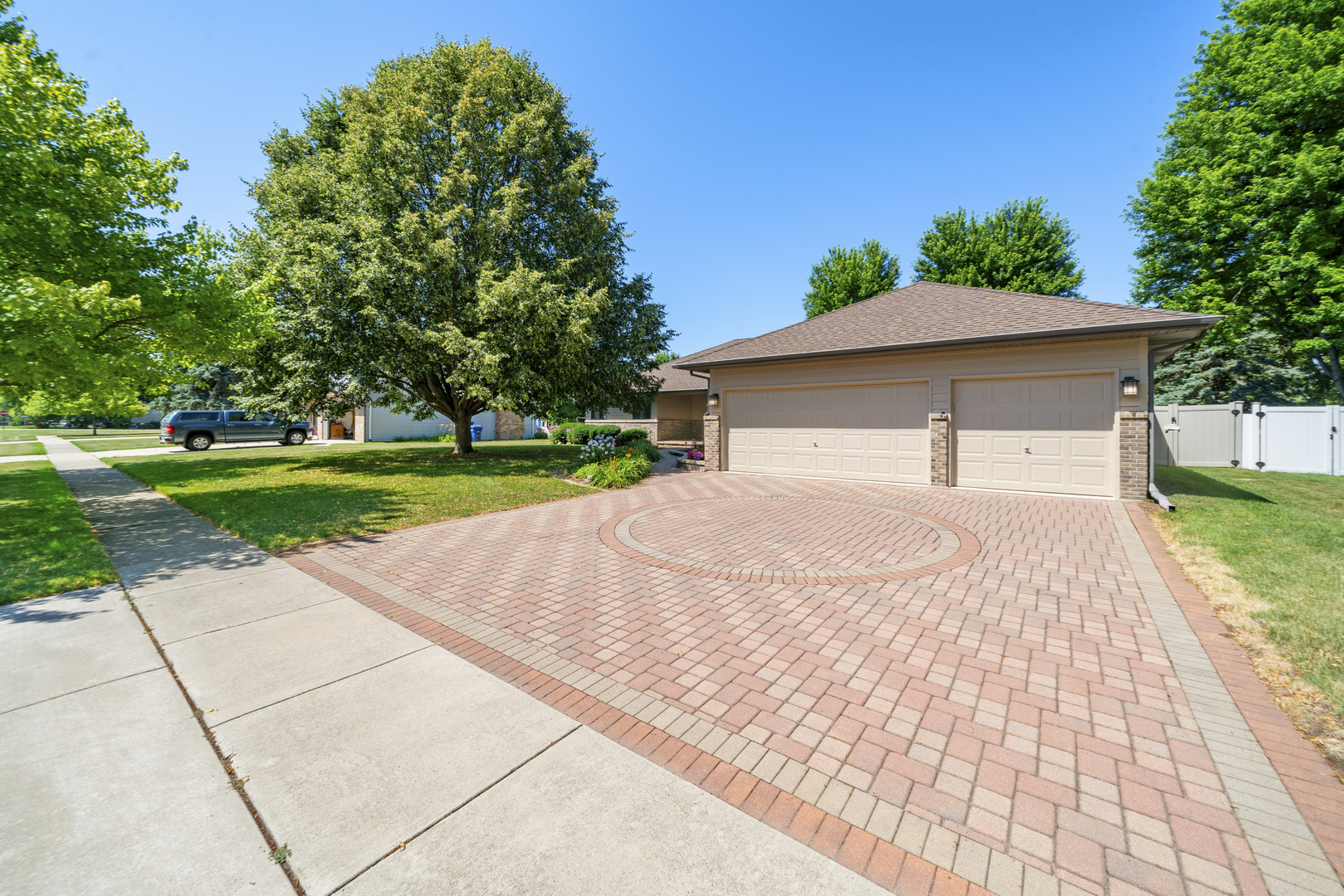 541 Donald Street, Hinckley, IL 60520