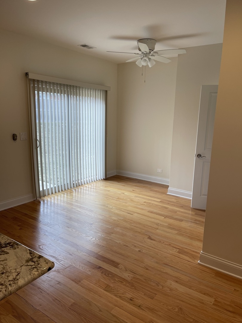 910 East Street, Lemont, IL 60439