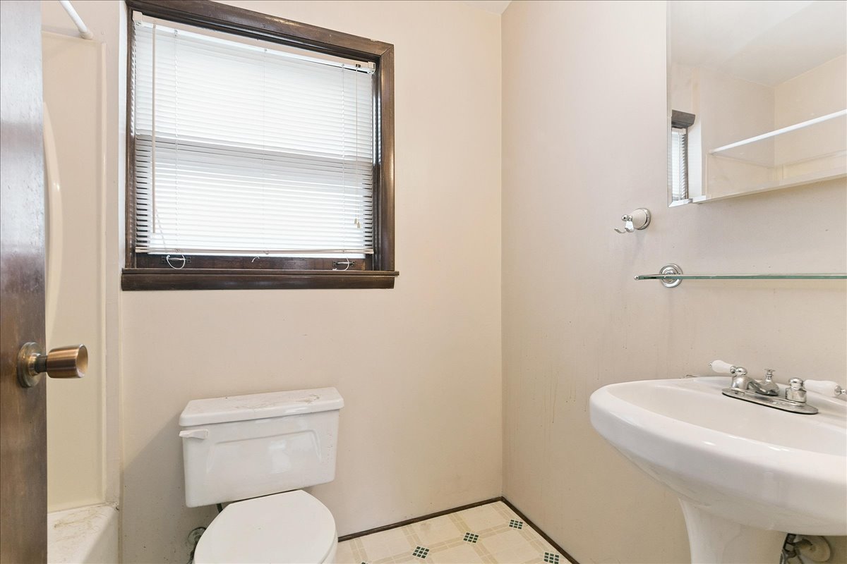 3745 W 59th Place, Chicago, IL 60629